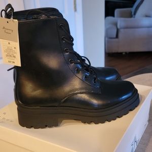 "New Blk. Boots"
